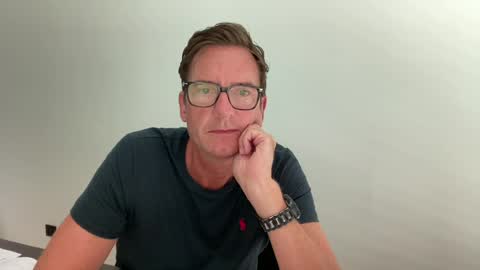 Snapshot of realstuff_ chatting on 4, 8, 2026 realstuff_ online show from 4, 8, 2026