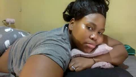 Snapshot of realsweetheart chatting on 25, 12, 2024 REAL1SWEETHEART online show from 25, 12, 2024