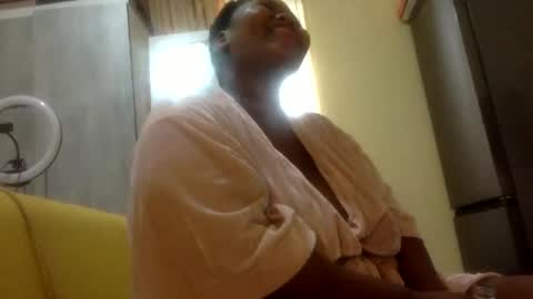 Snapshot of realsweetheart chatting on 12, 1, 2025 REAL1SWEETHEART online show from 12, 1, 2025