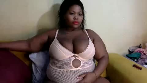 Snapshot of realsweetheart chatting on 12, 2, 2025 REAL1SWEETHEART online show from 12, 2, 2025