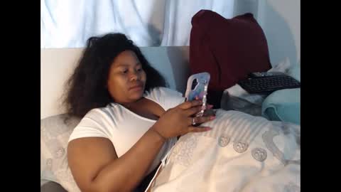 Snapshot of realsweetheart chatting on 17, 10, 2025 REAL1SWEETHEART online show from 17, 10, 2025