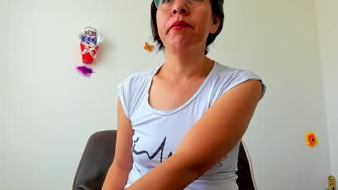 Rebbeca online show from 1, 1, 2025