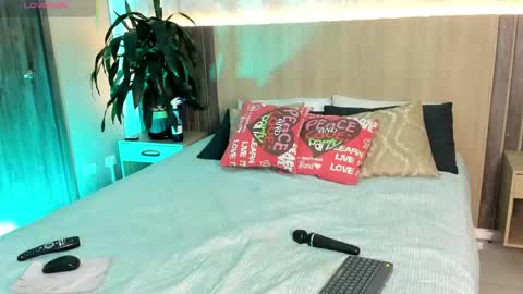 Snapshot of rebeca_cortez1 chatting on 23, 4, 2026 I invite you to my birthday on November 3th online show from 23, 4, 2026