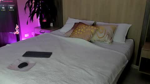Snapshot of rebeca_cortez1 chatting on 14, 5, 2026 I invite you to my birthday on November 3th online show from 14, 5, 2026
