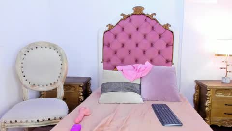 Snapshot of rebeca_watsson chatting on 5, 3, 2025 Rebeca Whatsson online show from 5, 3, 2025