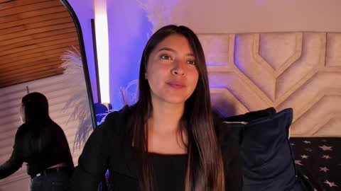Snapshot of rebeca_williams_ chatting on 2, 1, 2025 Rebeca Williams online show from 2, 1, 2025