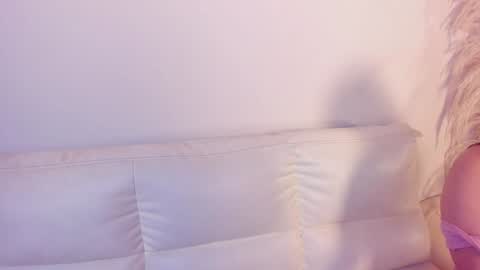 Snapshot of rebeca_williams_ chatting on 1, 2, 2025 Rebeca Williams online show from 1, 2, 2025
