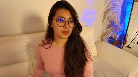 Snapshot of rebeca_williams_ chatting on 2, 2, 2025 Rebeca Williams online show from 2, 2, 2025