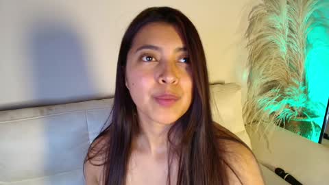 Snapshot of rebeca_williams_ chatting on 4, 2, 2025 Rebeca Williams online show from 4, 2, 2025