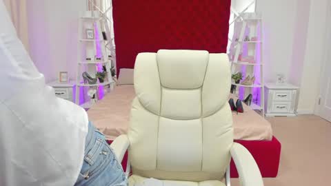 rebecca_diamonds online show from 1, 4, 2026