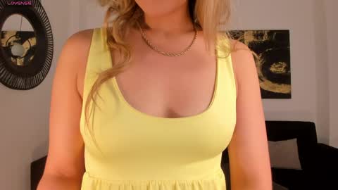 Snapshot of rebeccahudson_ chatting on 1, 5, 2026 Rebe online show from 1, 5, 2026