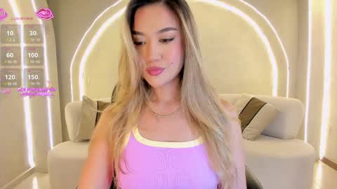 Snapshot of rebeccahudson_ chatting on 8, 5, 2026 Rebe online show from 8, 5, 2026