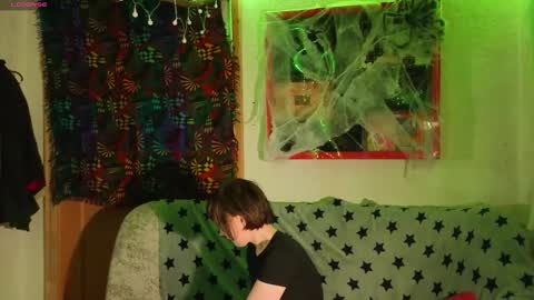 Snapshot of reborn_elf chatting on 31, 10, 2025 Lara online show from 31, 10, 2025