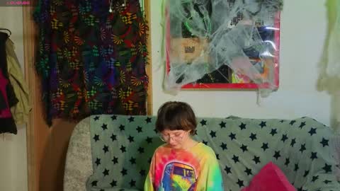 Snapshot of reborn_elf chatting on 6, 11, 2025 Lara online show from 6, 11, 2025