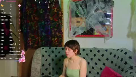 Snapshot of reborn_elf chatting on 7, 11, 2025 Lara online show from 7, 11, 2025