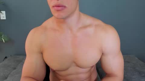 Snapshot of recce_taylor4 chatting on 21, 12, 2025 twitter REECET26 instagram RECCETAYLOR online show from 21, 12, 2025