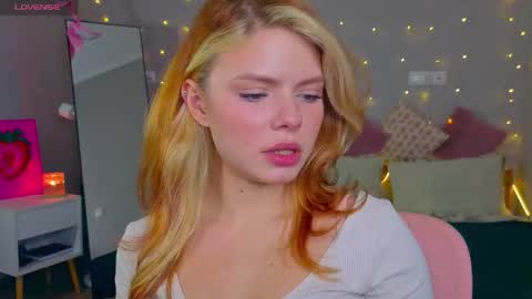 Snapshot of red__candy chatting on 2, 12, 2025 red__candy online show from 2, 12, 2025