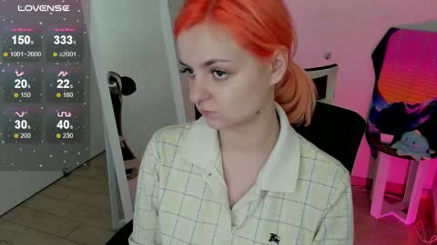 Snapshot of red_bestie_ chatting on 28, 9, 2025 Bestie online show from 28, 9, 2025