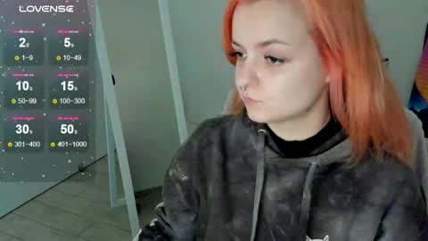 Snapshot of red_bestie_ chatting on 20, 10, 2025 Bestie online show from 20, 10, 2025