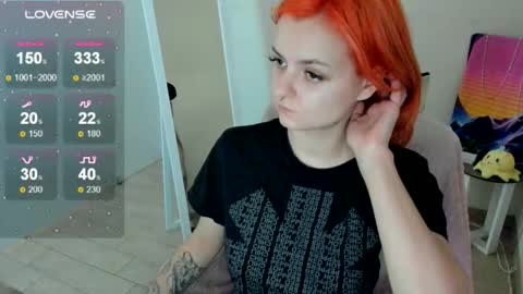 Snapshot of red_bestie_ chatting on 26, 10, 2025 Bestie online show from 26, 10, 2025