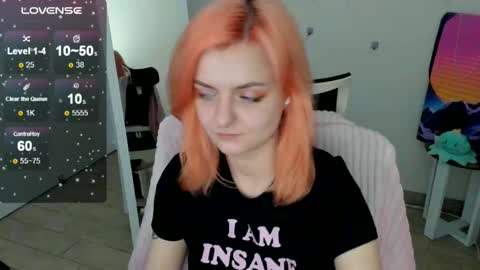 Snapshot of red_bestie_ chatting on 14, 11, 2025 Bestie online show from 14, 11, 2025