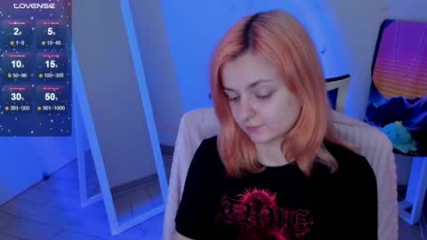 Snapshot of red_bestie_ chatting on 21, 11, 2025 Bestie online show from 21, 11, 2025