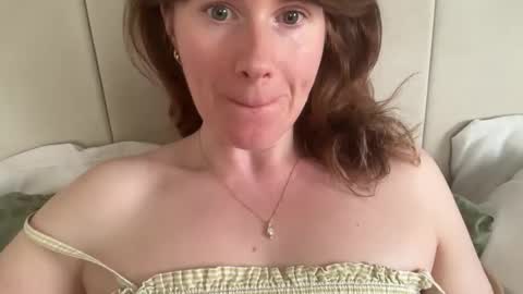 Snapshot of red_head_rosie_69 chatting on 19, 4, 2026 Rosie online show from 19, 4, 2026