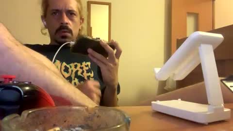 Snapshot of red_room420 chatting on 19, 7, 2026 red_room420 online show from 19, 7, 2026