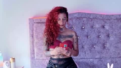 Snapshot of red_savage_ chatting on 22, 12, 2025 Instagram Valerie yourdream online show from 22, 12, 2025