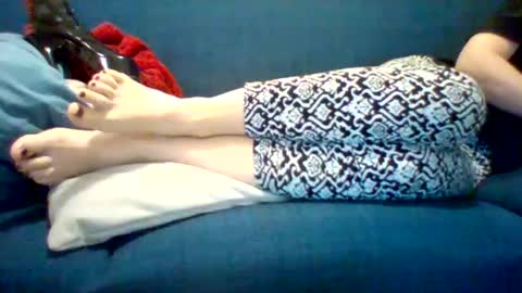 Snapshot of redatelier69 chatting on 17, 12, 2025 RedAtelier69 online show from 17, 12, 2025