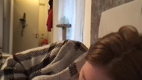 Snapshot of redfoxofficial chatting on 16, 6, 2026 Redfox online show from 16, 6, 2026