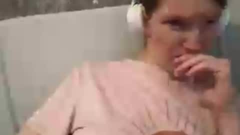 Snapshot of redfoxofficial chatting on 5, 7, 2026 Redfox online show from 5, 7, 2026