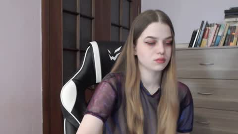 Lily online show from 3, 12, 2024