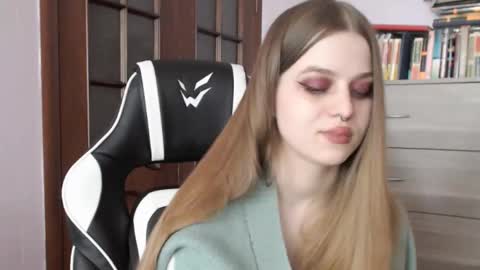 Lily online show from 10, 3, 2025