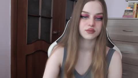 Lily online show from 7, 10, 2025