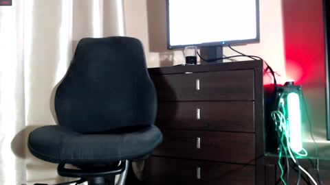 Snapshot of redheadxxl chatting on 18, 1, 2025 Steve Blond online show from 18, 1, 2025