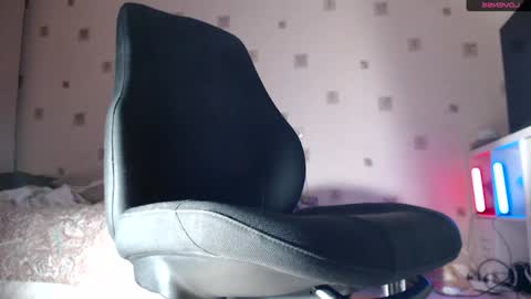 Snapshot of redheadxxl chatting on 3, 2, 2025 Steve Blond online show from 3, 2, 2025