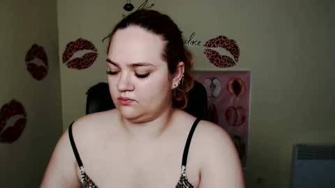 Snapshot of redhotqueen1 chatting on 11, 6, 2026 Rina online show from 11, 6, 2026