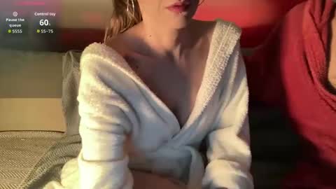 Glamour Wife Real online show from 16, 4, 2026