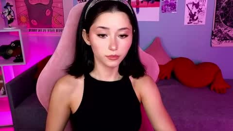 Snapshot of redmidnight_ chatting on 2, 5, 2026 Kiara online show from 2, 5, 2026