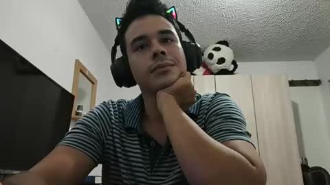 Snapshot of redsoul951869 chatting on 7, 10, 2025 RedsoulReaver online show from 7, 10, 2025