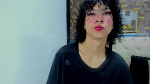 Snapshot of reed_kitty chatting on 26, 11, 2025 reed_kitty online show from 26, 11, 2025