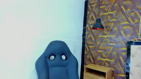 Snapshot of reed_kitty chatting on 16, 12, 2025 reed_kitty online show from 16, 12, 2025