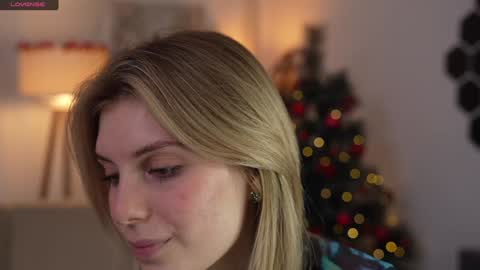 Snapshot of refined_style chatting on 21, 12, 2024 JessyinCherri yang online show from 21, 12, 2024