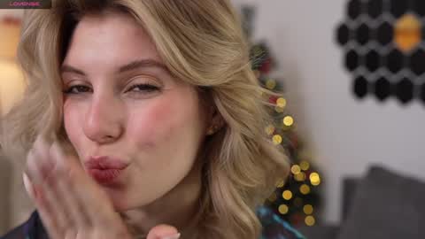 Snapshot of refined_style chatting on 29, 12, 2024 JessyinCherri yang online show from 29, 12, 2024