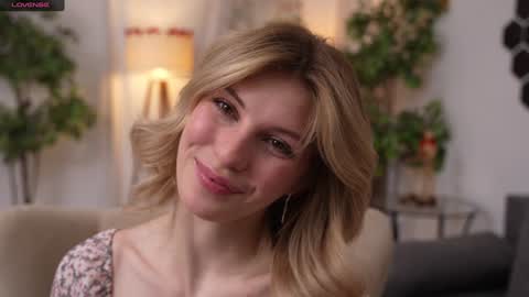 Snapshot of refined_style chatting on 6, 2, 2025 JessyinCherri yang online show from 6, 2, 2025