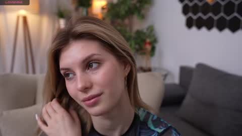 Snapshot of refined_style chatting on 8, 2, 2025 JessyinCherri yang online show from 8, 2, 2025