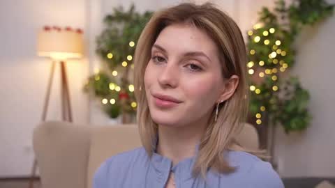 Snapshot of refined_style chatting on 27, 2, 2025 JessyinCherri yang online show from 27, 2, 2025