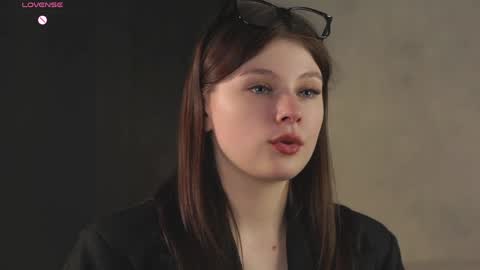 Snapshot of regenasuri chatting on 28, 4, 2026 Grace online show from 28, 4, 2026