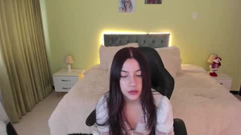 Snapshot of regina_blum chatting on 21, 11, 2025 Regina online show from 21, 11, 2025